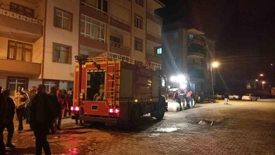 Sinop&rsquo;ta 4 katlı binanın odunluğunda yangın