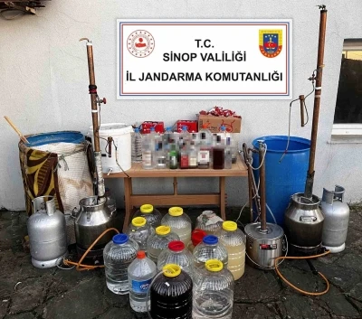 Sinop&rsquo;ta ka&ccedil;ak alkol operasyonu: 3 g&ouml;zaltı
