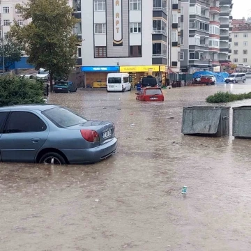Sinop&rsquo;ta sağanak yağışı etkili oldu
