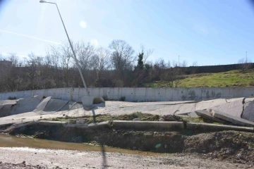 Sinoplu balık&ccedil;ılar, barınaktaki heyelana &ccedil;&ouml;z&uuml;m istiyor
