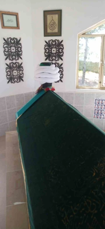 Sır Hoca Efendi t&uuml;rbesine bakım ve tadilat
