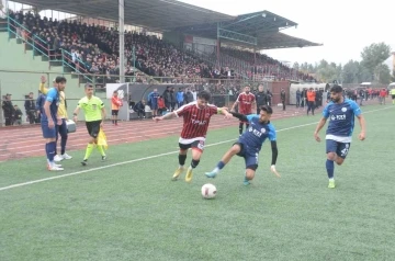Şırnak Petrolspor, Mazıdağı Fosfatspor ile gols&uuml;z berabere kaldı
