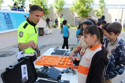 Şırnak&rsquo;ta Trafik Haftası&rsquo;nda bilin&ccedil;lendirme seferberliği
