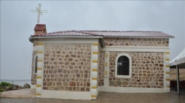 Şırnak'ta ter&ouml;rden arındırılan k&ouml;yde yeniden inşa edilen kilise ibadete a&ccedil;ıldı