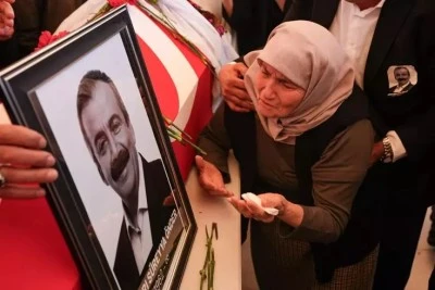 Sırrı S&uuml;reyya &Ouml;nder son yolculuğuna uğurlandı