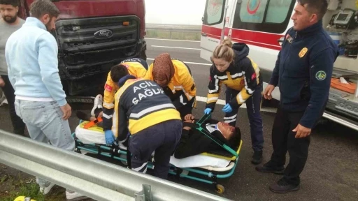 Sisten g&ouml;rmedi, l&uuml;ks cip metrelerce s&uuml;r&uuml;klendi: 3 yaralı
