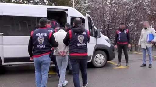 Sivas&rsquo;ta 9 kişiyi dolandıran 4 şahıs yakalandı

