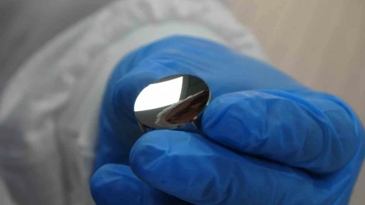 Sivas&rsquo;ta bilim insanlarından b&uuml;y&uuml;k başarı, ilk kızıl&ouml;tesi lens &uuml;retildi
