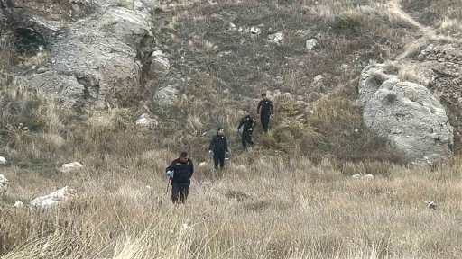 Sivas&rsquo;ta boş arazide bebek cesedi bulundu
