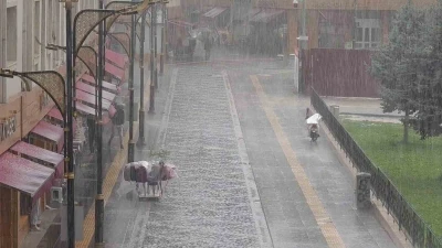 Sivas&rsquo;ta kuvvetli sağanak maddi hasara yol a&ccedil;tı