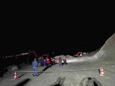 Sivas&rsquo;ta maden ocağında g&ouml;&ccedil;&uuml;k: 1 iş&ccedil;iyi kurtarma &ccedil;alışmaları s&uuml;r&uuml;yor