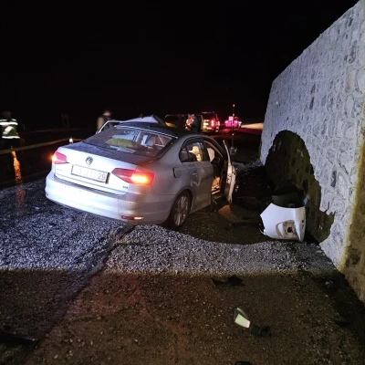 Sivas'ta otomobiller &ccedil;arpıştı: 1 &ouml;l&uuml;, 2 yaralı