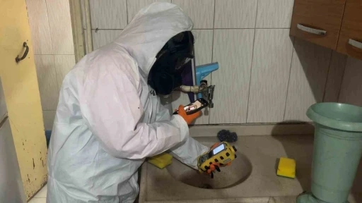 Sivas&rsquo;ta tedirgin eden koku, AFAD b&ouml;lgede inceleme yaptı
