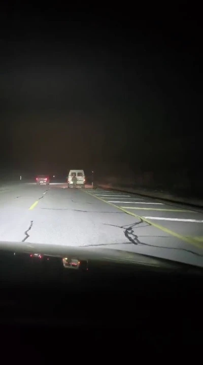 Sivas&rsquo;ta tepki &ccedil;eken g&ouml;r&uuml;nt&uuml;: Atları kamyonetin arkasına bağlayıp koşturdu
