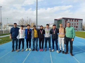 Sivaslı atletler T&uuml;rkiye finaline kaldı
