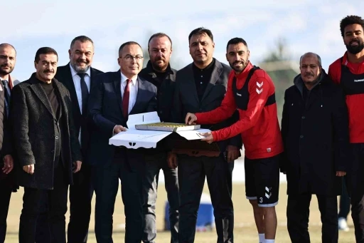 Sivasspor&rsquo;a Galatasaray ma&ccedil;ı &ouml;ncesi tatlı dopingi
