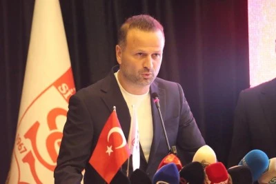 Sivasspor teknik direkt&ouml;rl&uuml;ğe Osman Zeki Korkmaz'ı getirdi