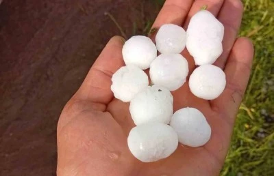 Siverek&rsquo;te dolu yağışı sonrası hortum &ccedil;ıktı