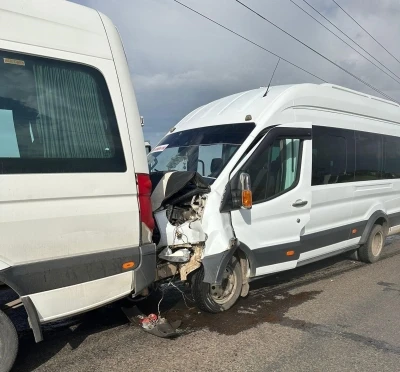 Siverek&rsquo;te &ouml;ğretmen servisleri kaza yaptı: 28 yaralı
