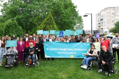 Sloganlar Engelleri Aşmak İ&ccedil;in Y&uuml;kseldi