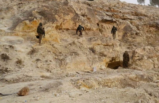 SMO g&uuml;&ccedil;leri t&uuml;nellerde ter&ouml;rist avına &ccedil;ıkıyor
