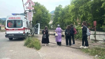 Sokak ortasında baygınlık ge&ccedil;irdi
