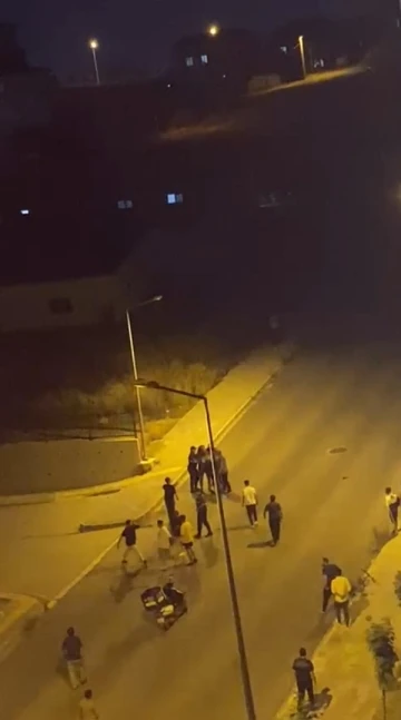 Sokak ortasında kavga: Ka&ccedil;maya &ccedil;alışırken jandarma yakaladı
