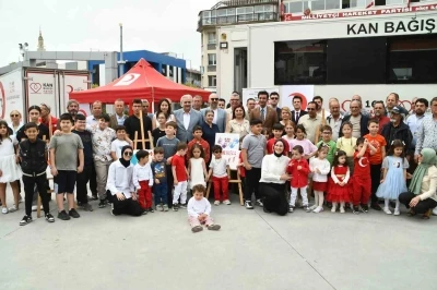 S&ouml;ke&rsquo;de kan bağışı kampanyasını &ccedil;ocuklar şenlendirdi
