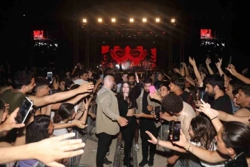 Soli G&uuml;neş Festivali Simge konseriyle son buldu
