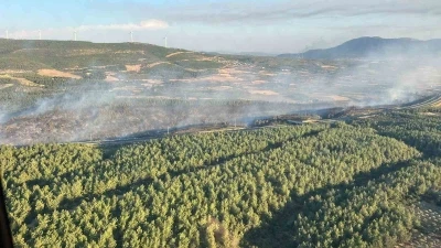 Soma&rsquo;daki orman yangını kontrol altına alındı: Otoyol ulaşıma a&ccedil;ıldı