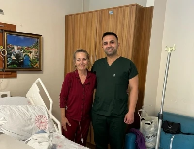 Soma Devlet Hastanesi&rsquo;nde ilk kez &rsquo;Kapalı mide delinmesi ameliyatı&rsquo; yapıldı
