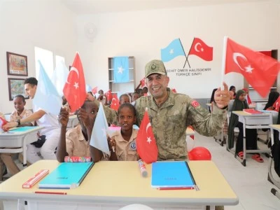 Somali T&uuml;rk G&ouml;rev Kuvveti Komutanlığı&rsquo;ndan şehit &ccedil;ocuklarına ziyaret