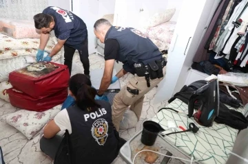 Sosyal medya dolandırıcılarına operasyon: 14 g&ouml;zaltı
