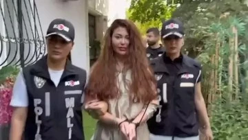 Sosyal medya fenomeni Neslihan G&uuml;ngen g&ouml;zaltında g&ouml;zyaşlarını tutamadı