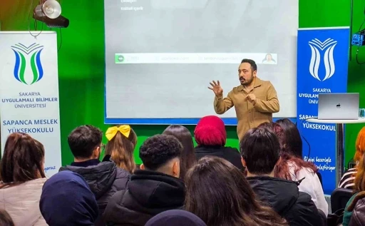 Sosyal medya y&ouml;netiminin inceliklerini &ouml;ğrendiler
