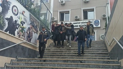Sosyal medyada şiddet i&ccedil;erikli yayınlar yapan 10 ş&uuml;pheli adliyeye sevk edildi