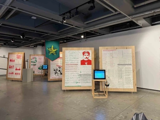 &lsquo;Sosyalizme Terc&uuml;me&rsquo; sergisi sanatseverlerin ziyaretine a&ccedil;ıldı
