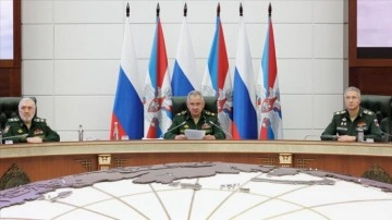 Şoygu, eyl&uuml;lde Ukrayna ordusunun 2 bin 700'den fazla silahını yok ettiklerini a&ccedil;ıkladı