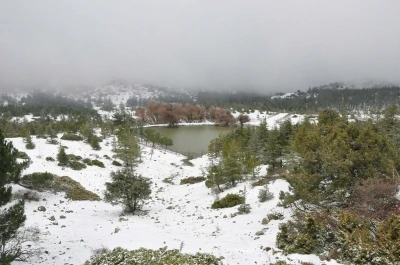 Spil Dağı, beyaz &ouml;rt&uuml;yle kaplandı