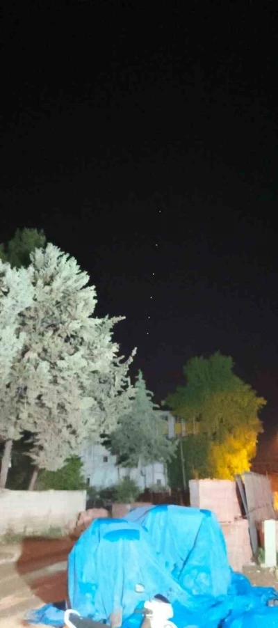 Starlink uyduları g&ouml;ky&uuml;z&uuml;nde s&uuml;z&uuml;ld&uuml;
