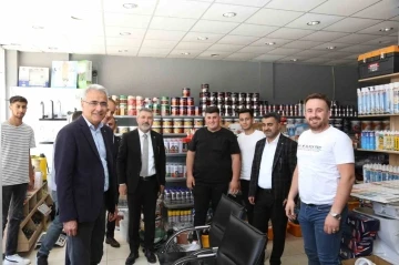 STSO Başkanı Zeki &Ouml;zdemir, il&ccedil;eleri gezerek sorunlara &ccedil;&ouml;z&uuml;m arıyor
