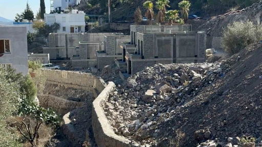 Suavi&rsquo;nin Bodrum&rsquo;daki arazisinde 40 ağa&ccedil; kesildi
