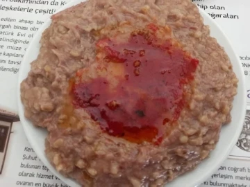 Şuhut&rsquo;un tescilli yemeği &ccedil;&ouml;mlek i&ccedil;inde keşkek
