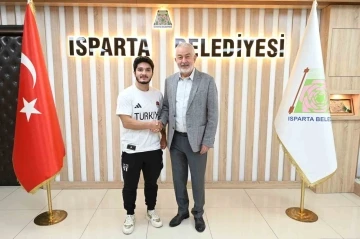 Ş&uuml;kr&uuml; Başdeğirmen: &ldquo;Milli haltercimiz Furkan&rsquo;a Paris&rsquo;te başarılar diliyoruz&rdquo;
