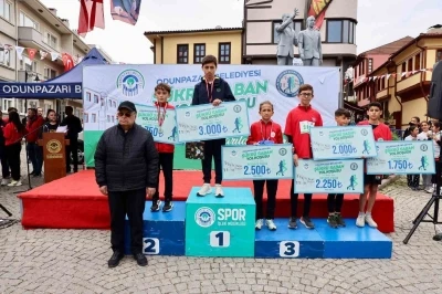 Ş&uuml;kr&uuml; Saban Yol Koşusu ikinci kez nefes kesti
