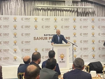 S&uuml;leyman Soylu Bayrampaşa&rsquo;da d&uuml;zenlenen sahur programına katıldı
