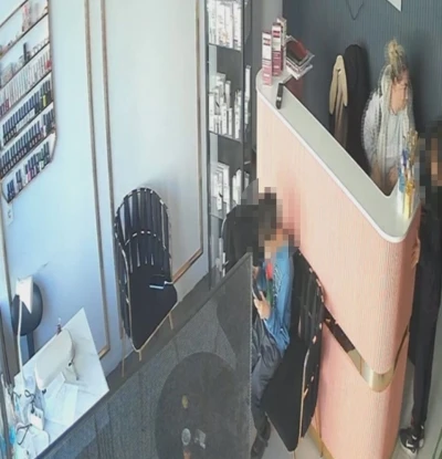 Sultangazi&rsquo;de g&uuml;zellik merkezindeki hırsızlık kamerada