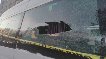 Sultangazi&rsquo;de kalaşnikofla kurşun yağdırdılar: 1&rsquo;i ağır 3 yaralı
