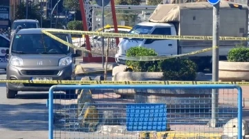 Sultangazi&rsquo;de ş&uuml;pheli paketten el yapımı bomba &ccedil;ıktı
