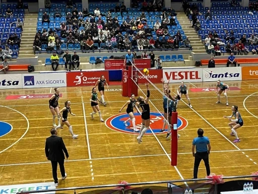 Sultanlar Ligi: Aydın B&uuml;y&uuml;kşehir Belediyespor: 1 - Nil&uuml;fer Belediyespor Eker: 3
